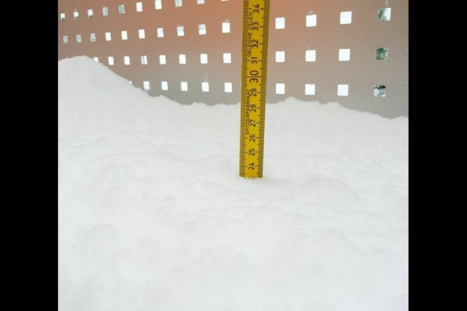 Neve, è black out