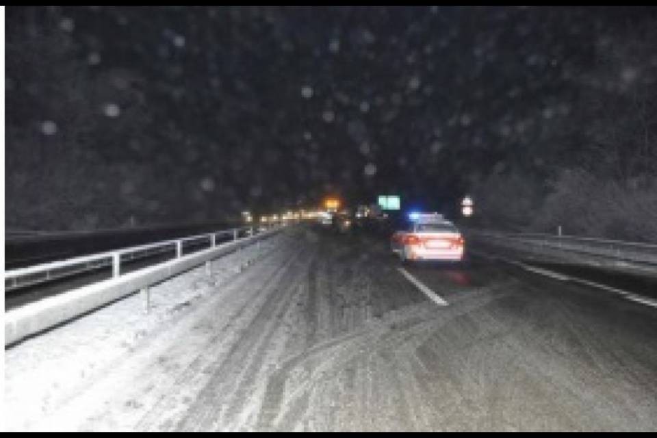 Neve in strada, ancora disagi per il traffico