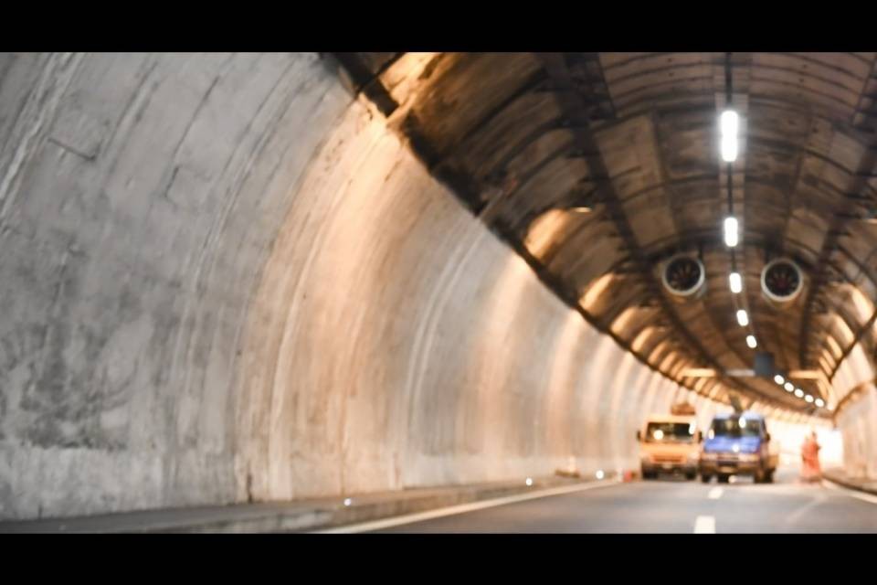 Nuovi crolli in galleria, 200 a rischio in Italia