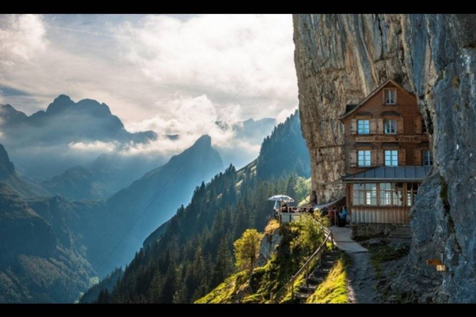 La locanda alpina "più bella al mondo" cerca nuovi gestori