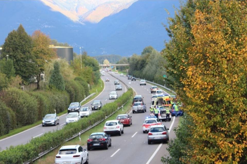 Gordola, incidente sulla superstrada