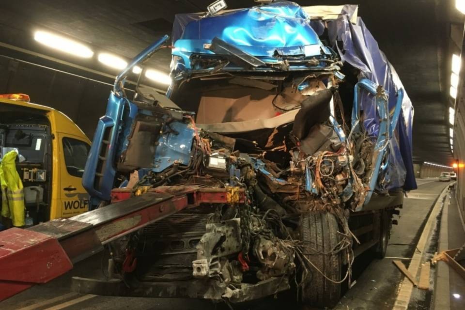 Frontale al Gottardo, morti i due conducenti
