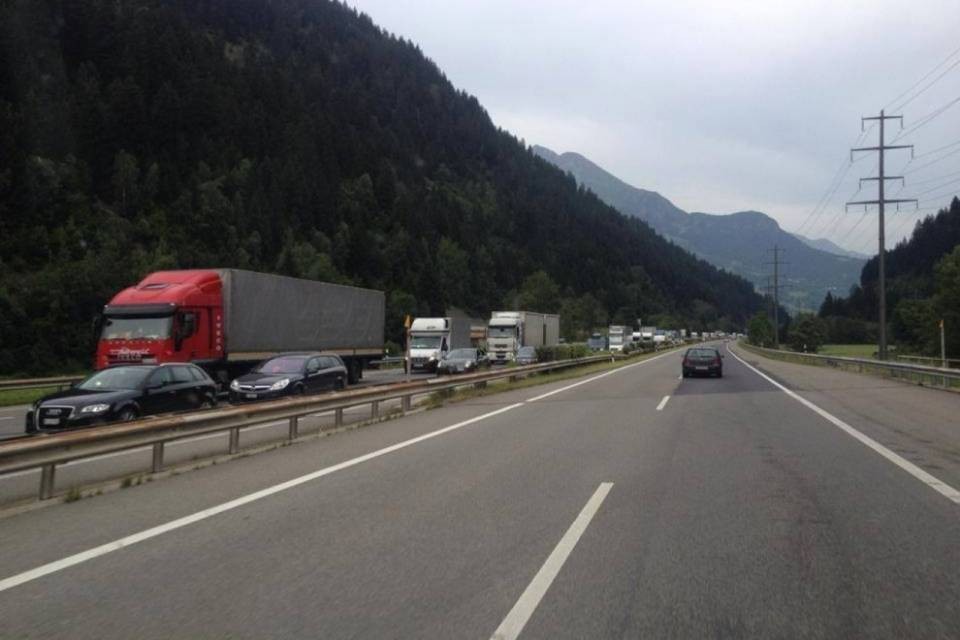 A2, code a sud del Gottardo