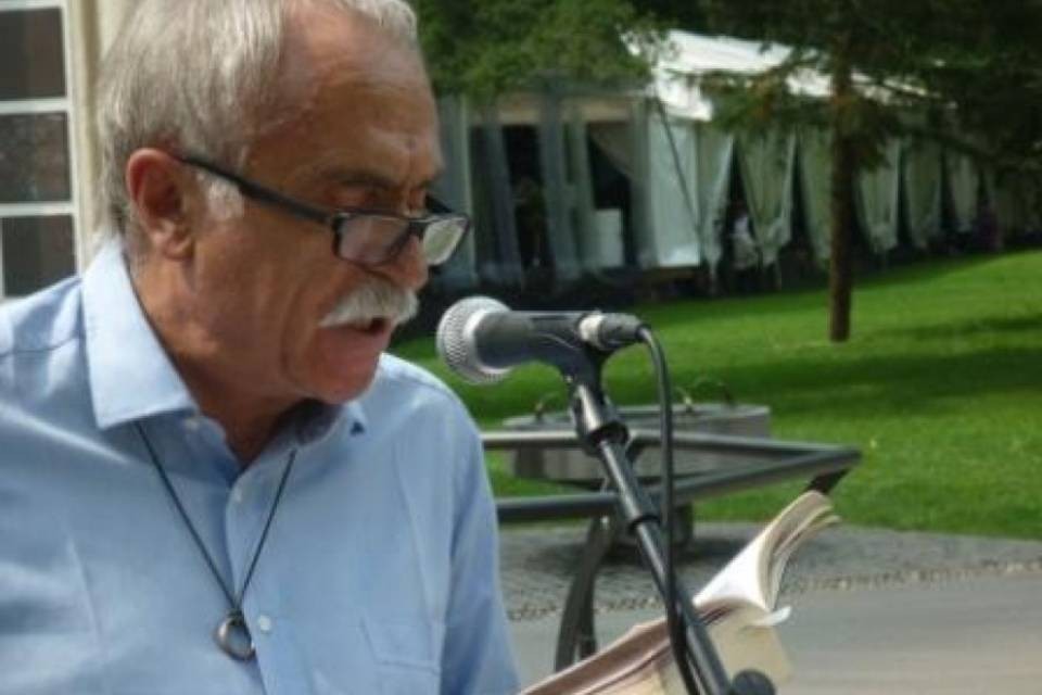 "Perdiamo un grande uomo, marito, padre e amico"