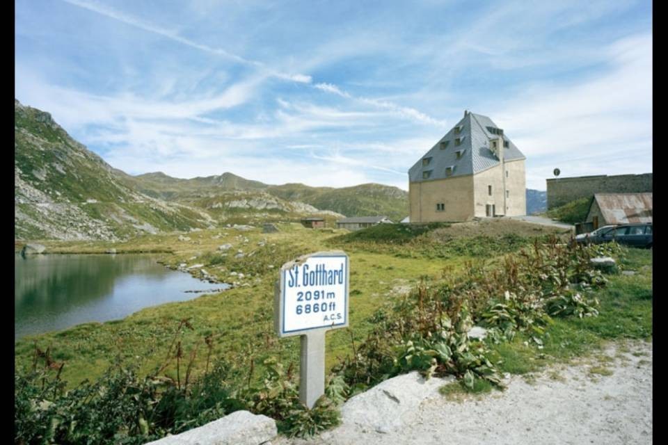 Una fermata spettacolare nel tunnel del Gottardo