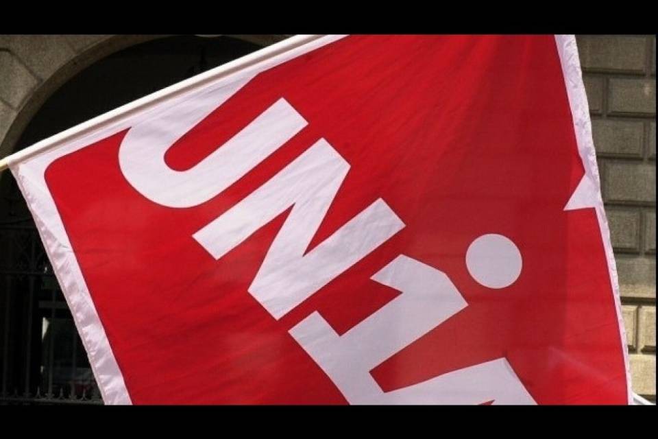 "La nuova legge sui negozi è inaccettabile"