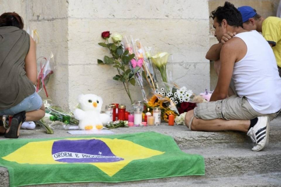 Yverdon-les-Bains: omaggio a mamma e figlia morte a Nizza