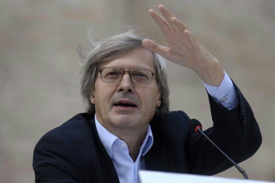 Sgarbi chiama il ministero di notte per visitare museo