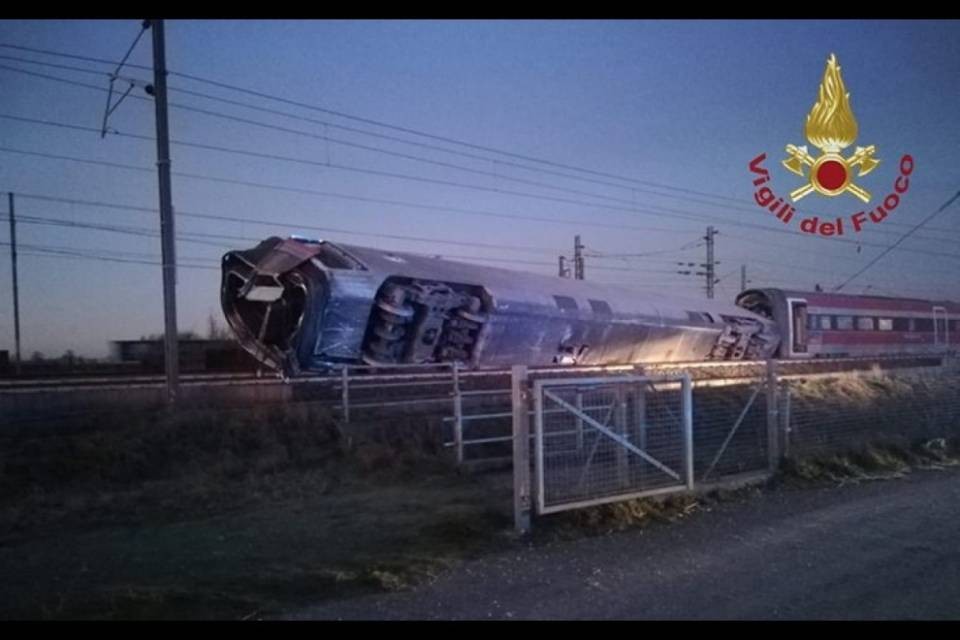 Deraglia un Frecciarossa: 2 morti e 31 feriti
