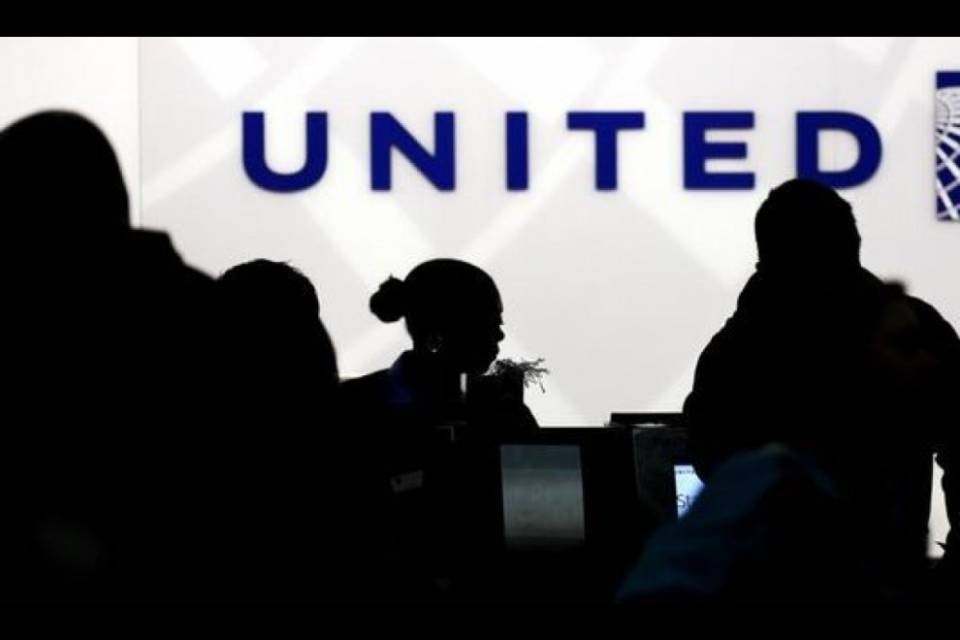 Arrestati due piloti della United, erano ubriachi
