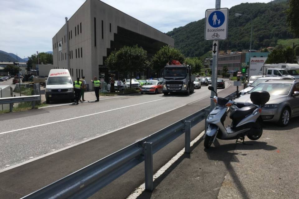 Incidente auto-scooter a Manno