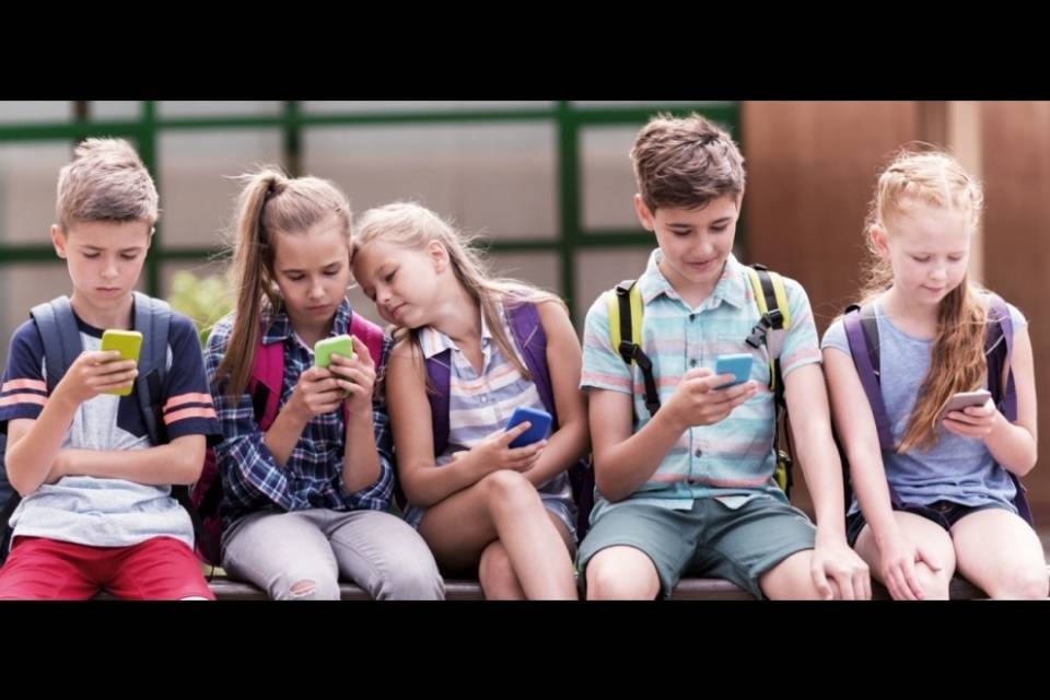 Molestie tramite smartphone, al via la campagna "sbullo"