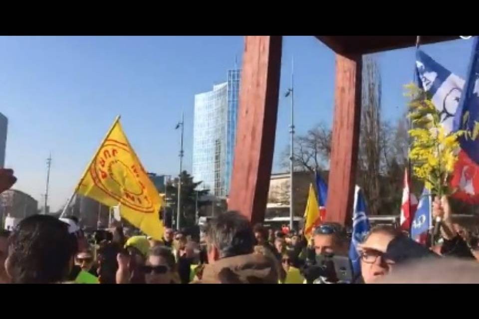 I gilet gialli arrivano a Ginevra