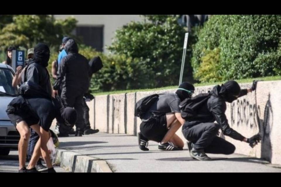 "No borders": nessuna autorizzazione