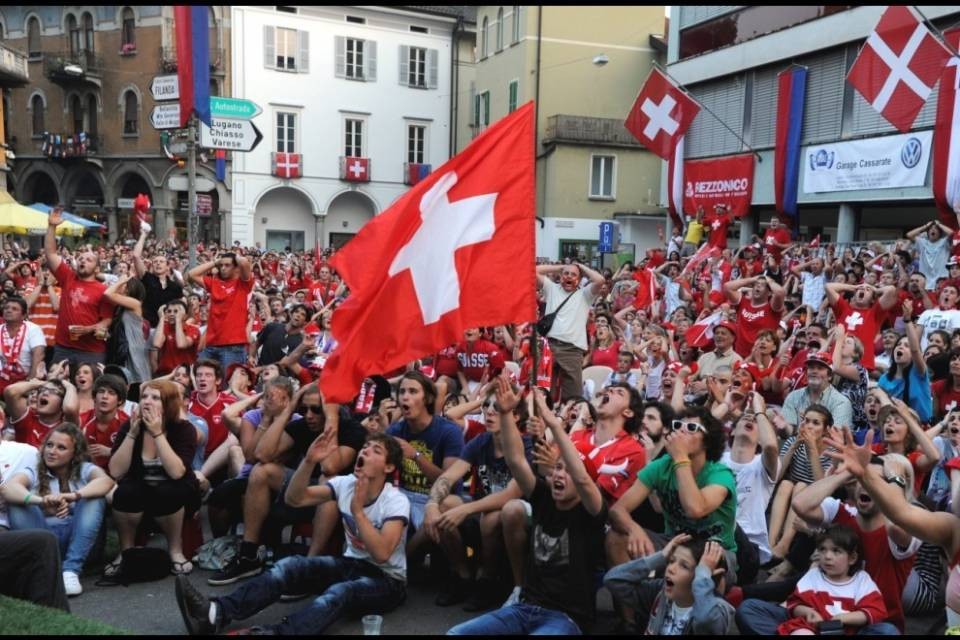 Mendrisio, un maxischermo per i mondiali