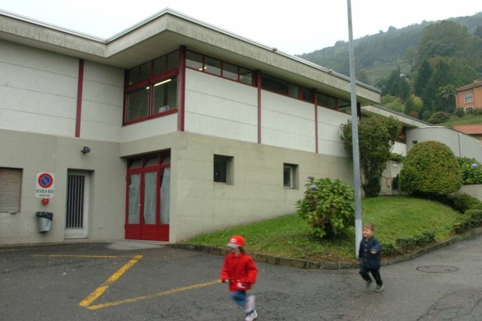 A 112 km/h sotto l'asilo di Agno