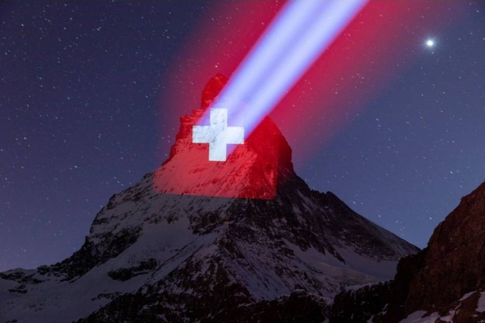 Da stasera il Cervino si illumina per portare speranza
