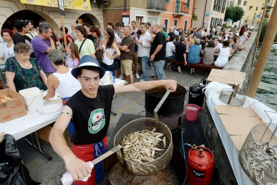 "Non ci avete fatto parlare in radio": annullata la sagra