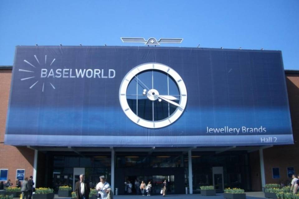 Baselworld non si arrende: "Cercheremo di far tornare Swatch"