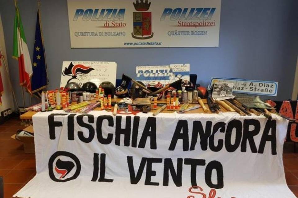 "Arrestati 7 anarco-insurrezionalisti, avevano contatti svizzeri"