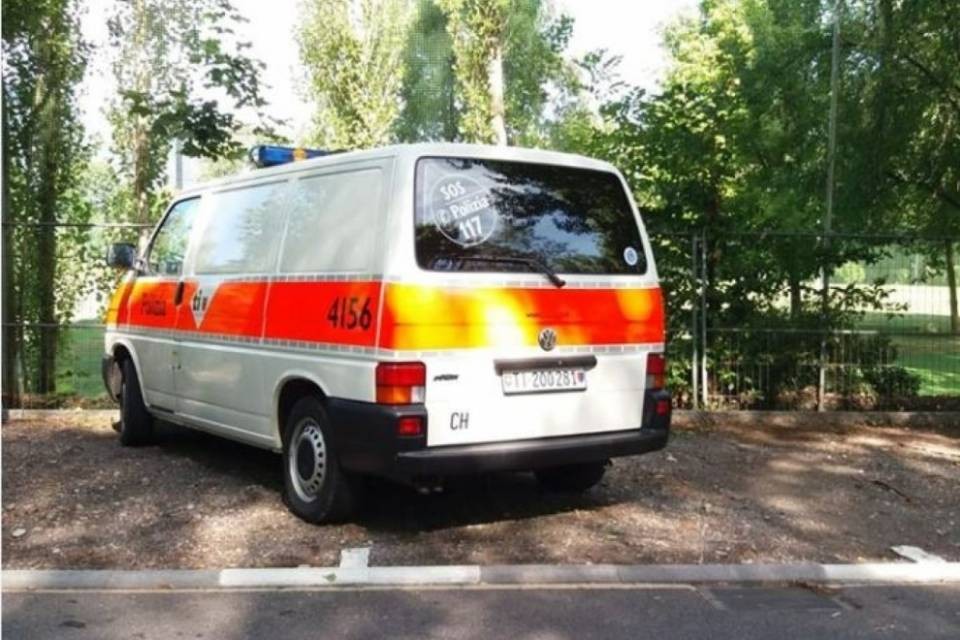 Quando il parcheggio selvaggio è della Polizia
