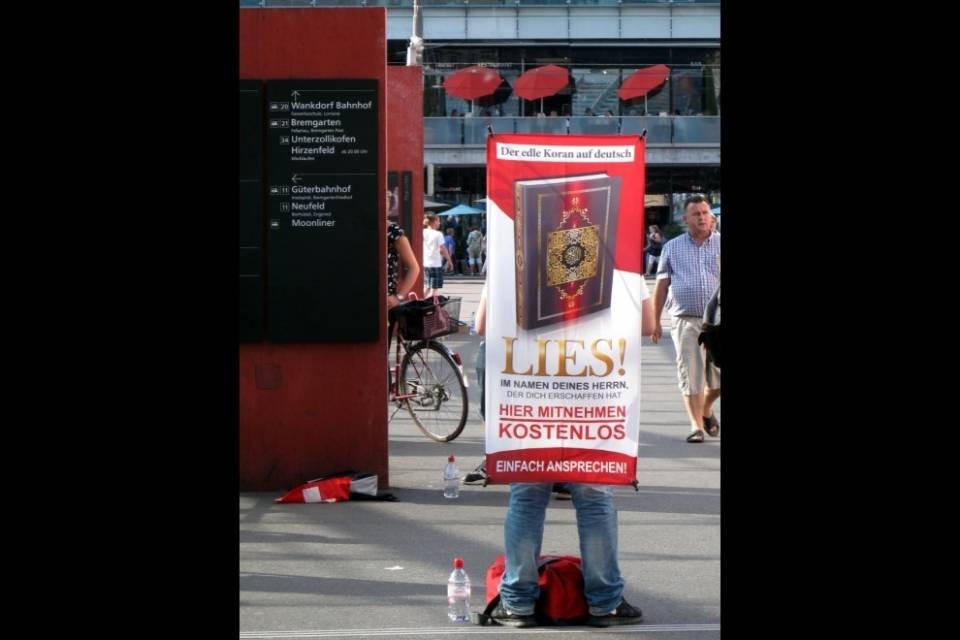 Vietare il Corano gratis? "Si potrebbe, ma..."