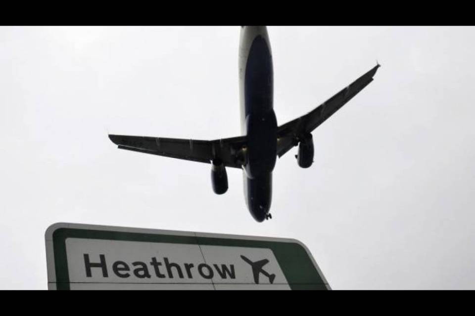Aeroporto di Heathrow, ripresi i voli