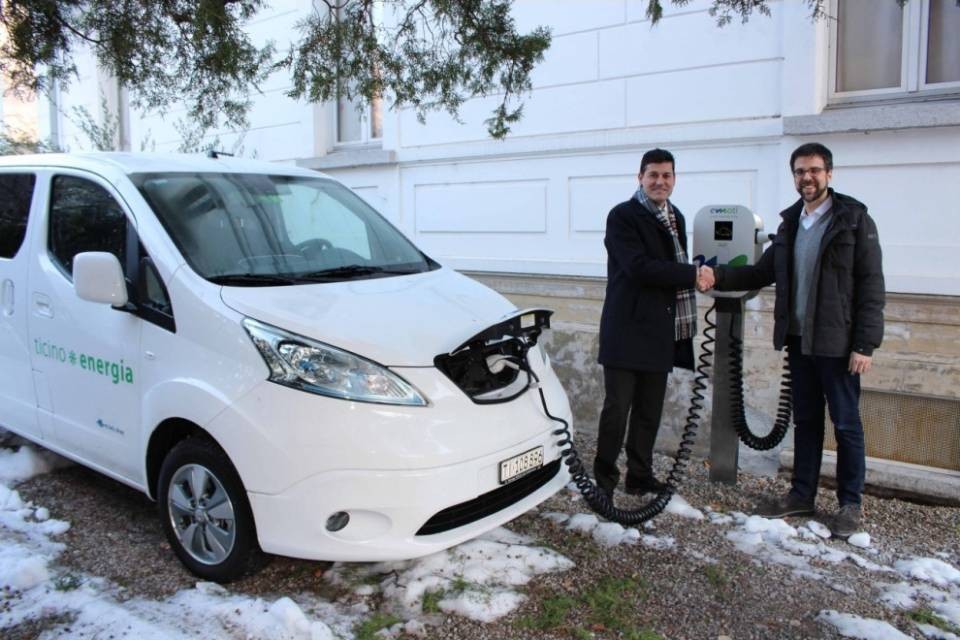 Prima colonnina di ricarica privata a Bellinzona