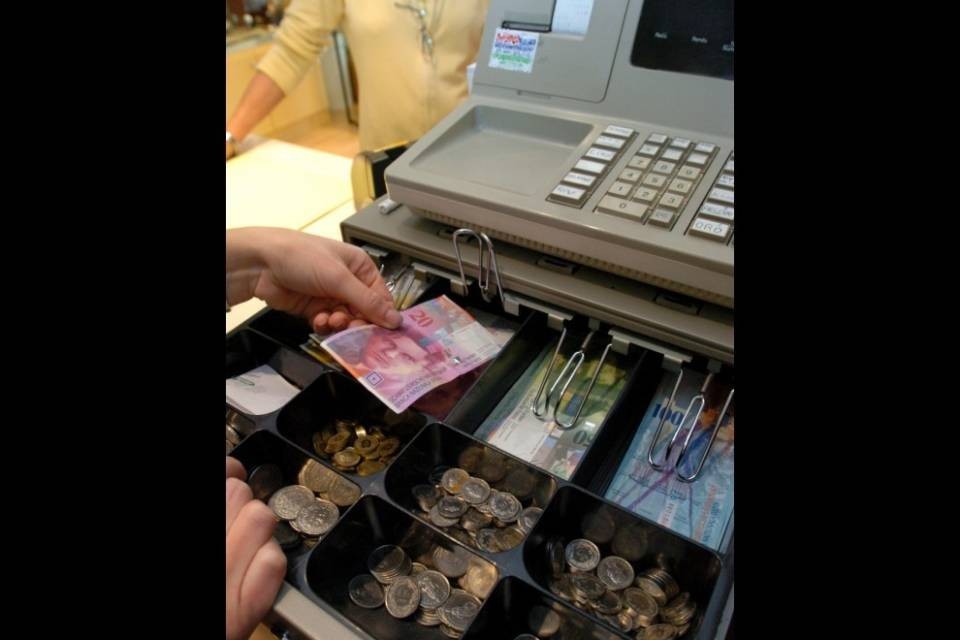 Occhio a quelle due truffatrici!