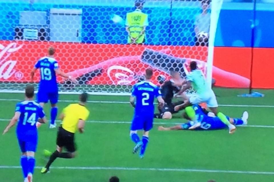 La Nigeria ha la sua... Musa ispiratrice: Islanda al tappeto