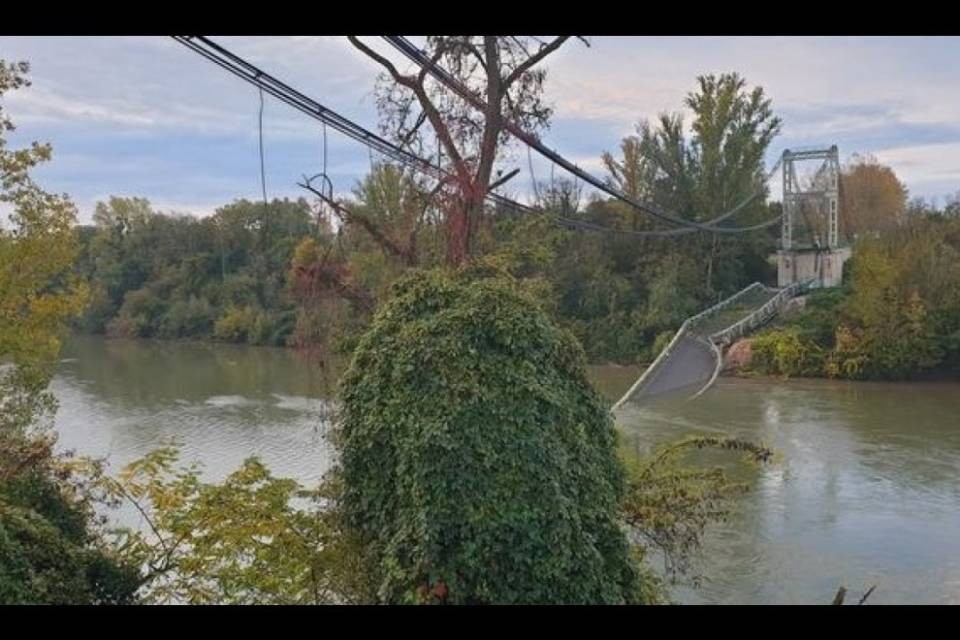 Crollo del ponte a Tolosa, la vittima una ragazza di 15 anni