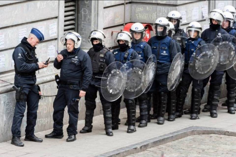 Maxi schermo: un agente ogni due tifosi