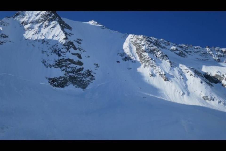 Incidente della montagna per due donne sulla Cima di Rosso