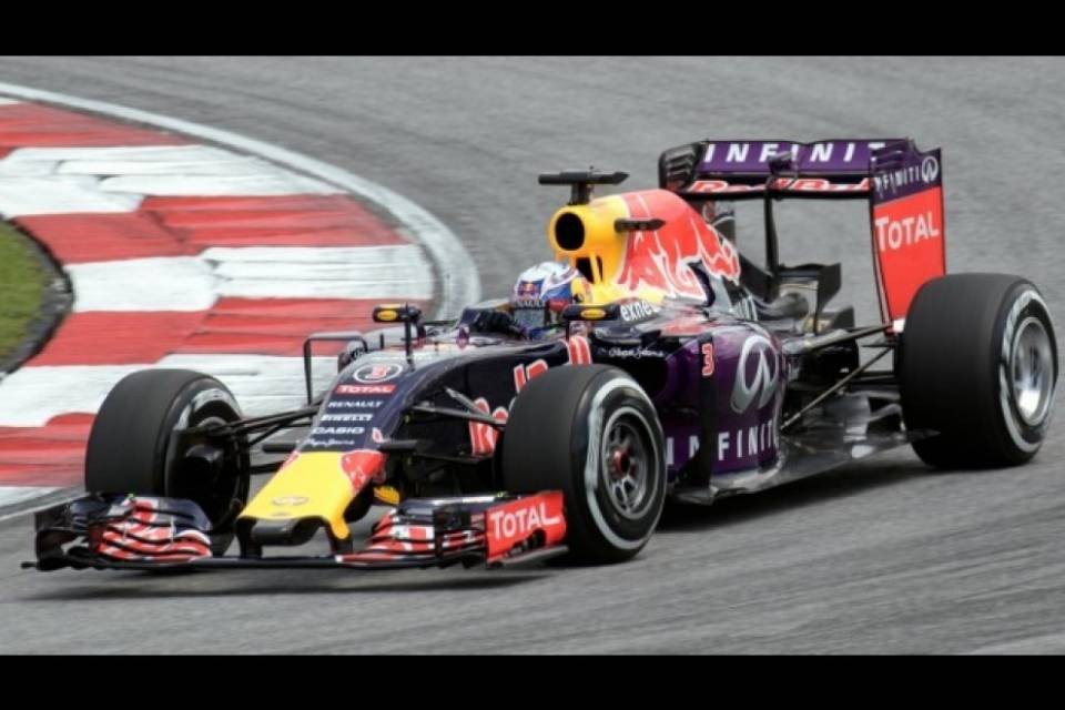 GP dell'Azerbaijan: prima vittoria stagionale per Ricciardo
