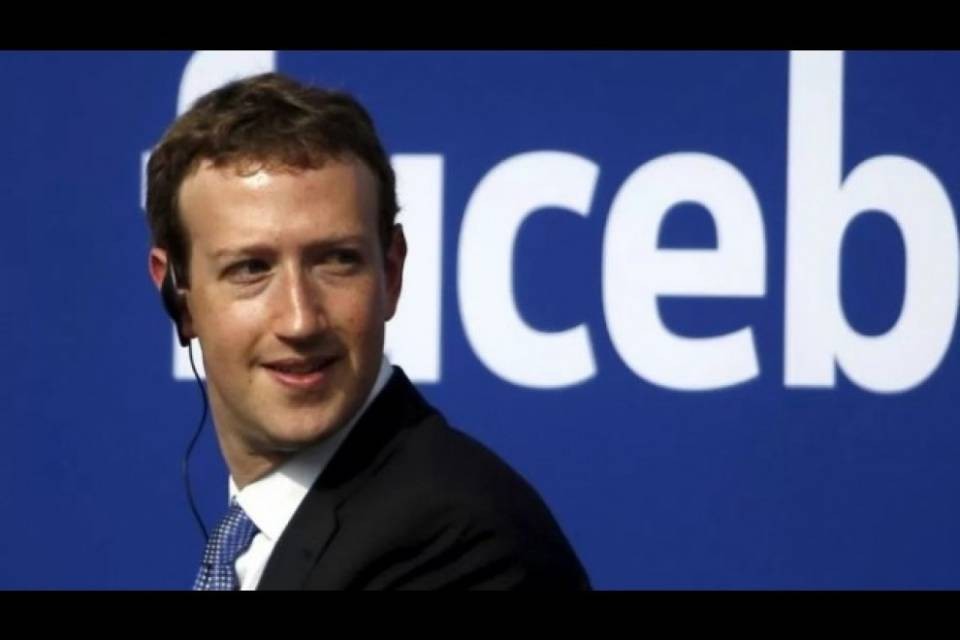 Borsa: crolla Facebook