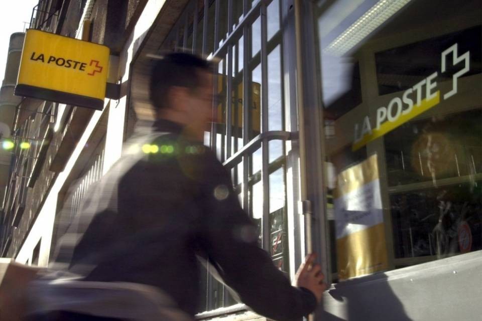 Syndicom contro lo smantellamento della Posta