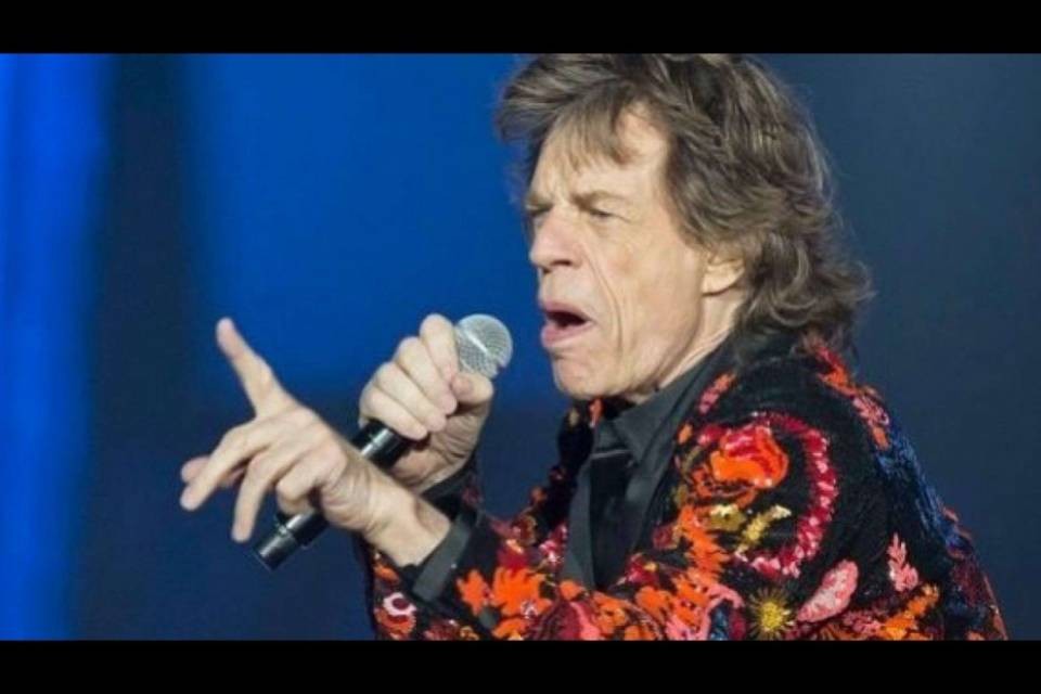 Rolling Stones cancellano tour negli Usa, Jagger sta male