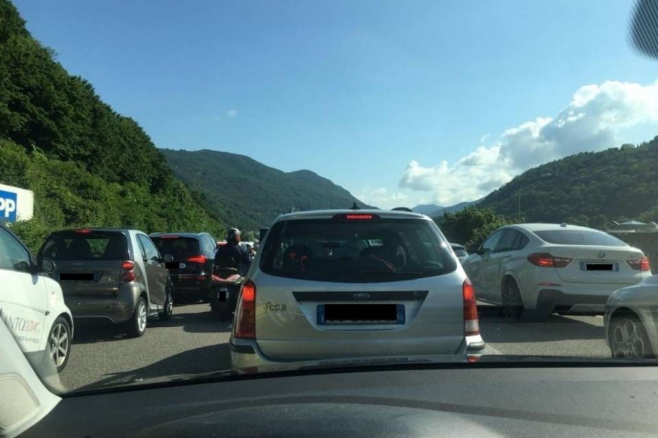 Traffico in tilt sulla A2