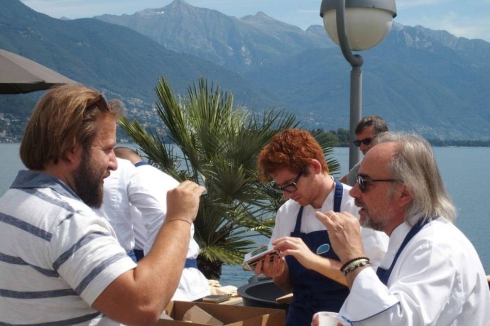 "Stasera renderemo il confine più sottile. E gustoso..."