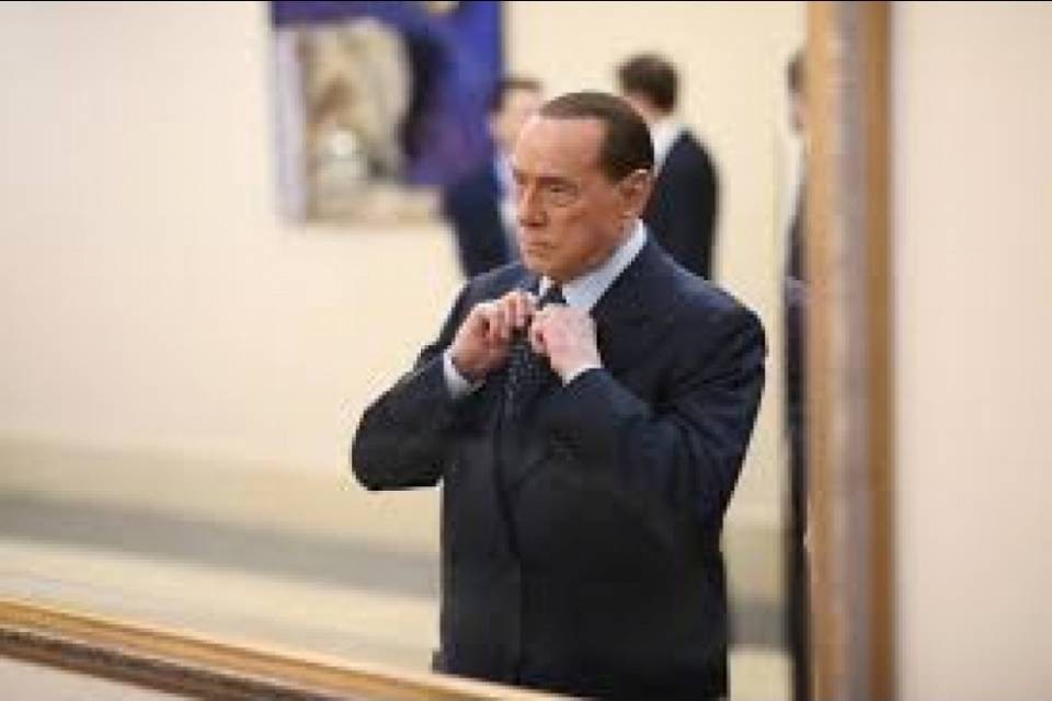 Berlusconi: "Penso di candidarmi alle europee"
