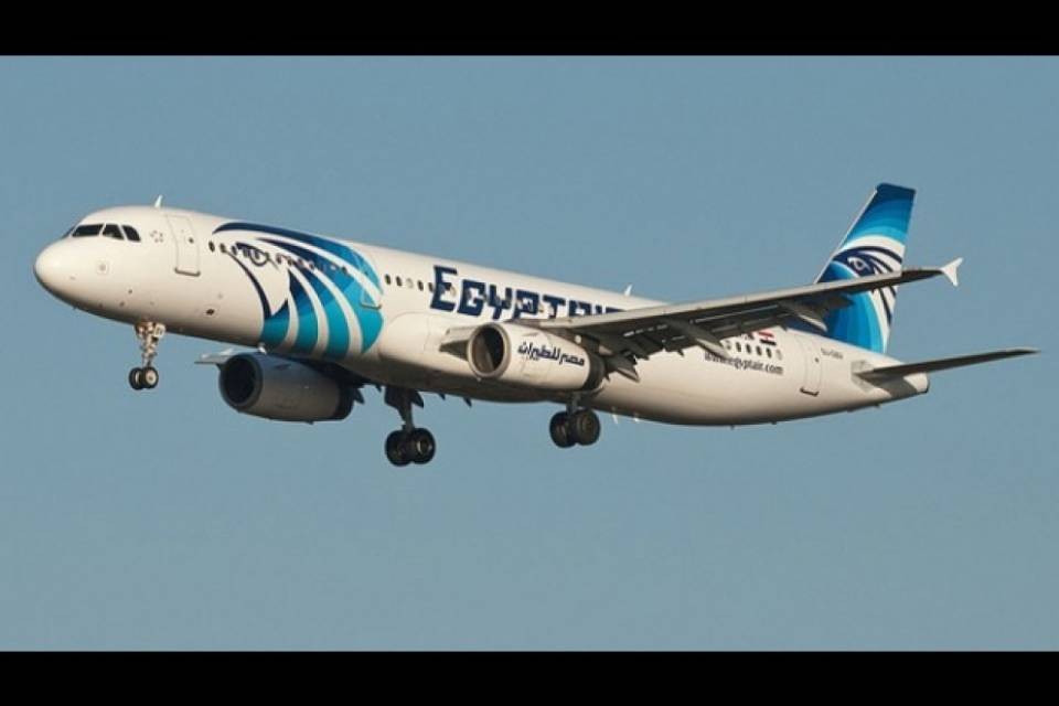 Egyptair, tracce di esplosivo sui corpi dei passeggeri