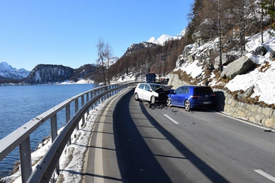Frontale in Engadina, due feriti