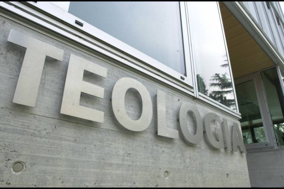 Vandalismi all'USI, la Facoltà di teologia denuncia