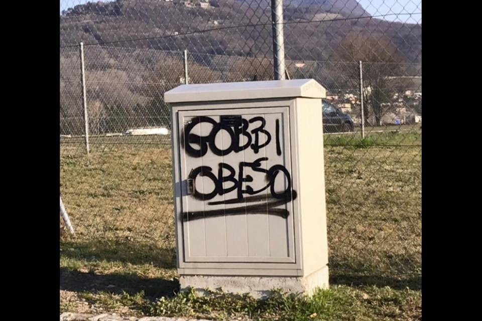 "Gobbi obeso". Il consigliere di Stato: "Maledetti nostalgici"