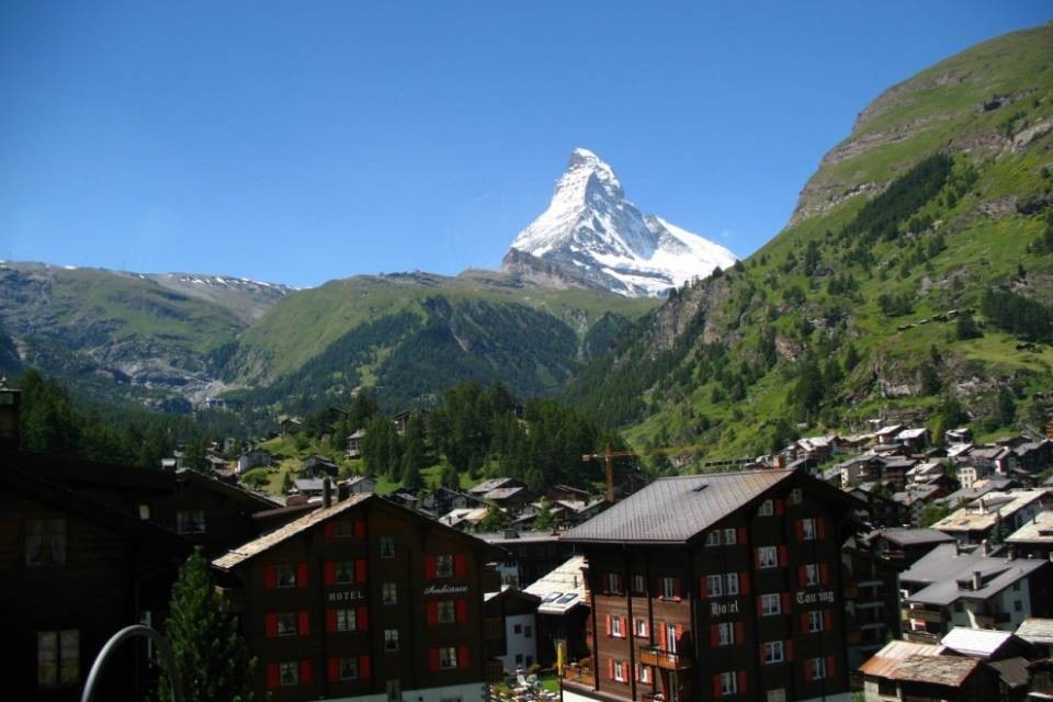 Strada e ferrovia interrotte tra Zermatt e Visp