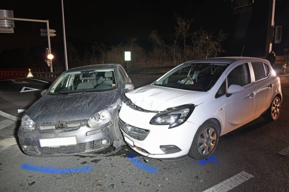 Collisione fra due auto, 25mila franchi di danno