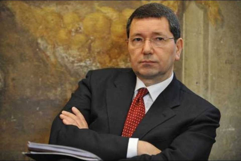 Marino getta la spugna romana