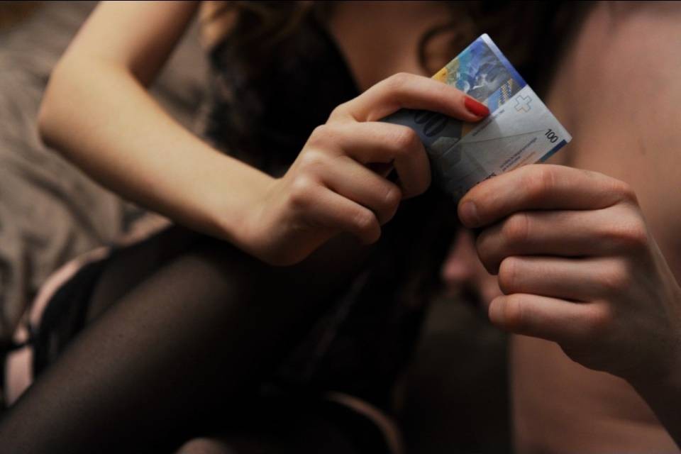 Appartamenti a luci rosse, aspettando luglio