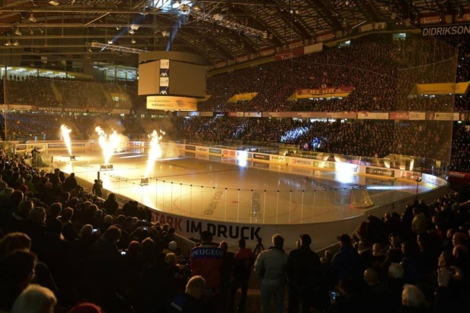Berna-Lugano, feriti almeno 8 tifosi