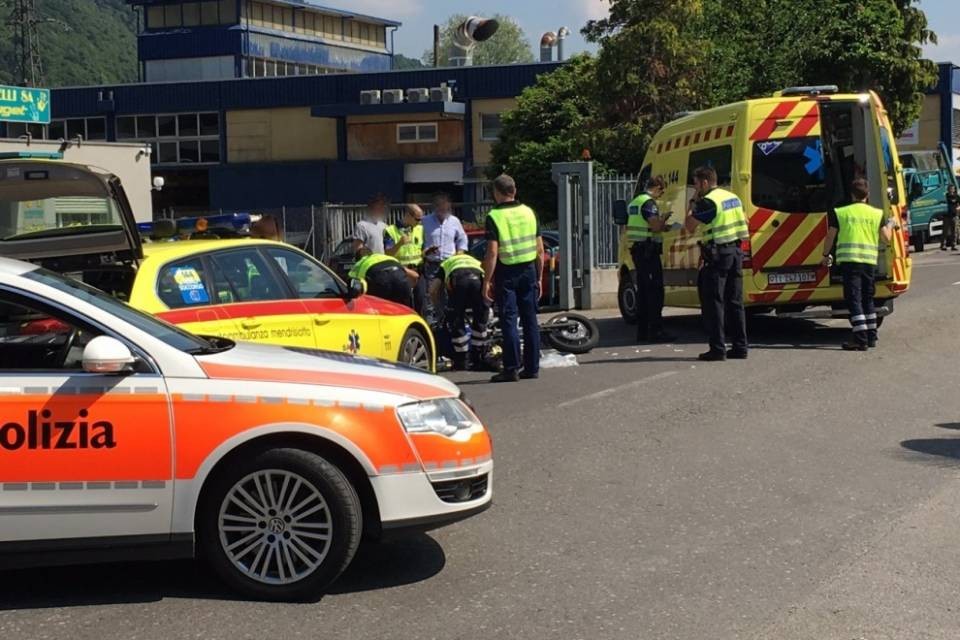 Motociclista si ferisce a Riva San Vitale